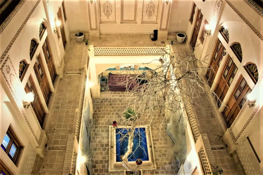 تصویر ۱ - اقامتگاه بوم‌گردی نه چم (امین) در  کاشان