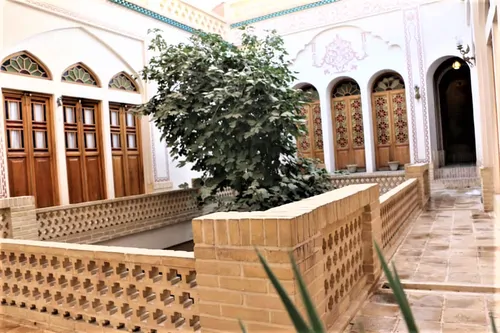 تصویر 2 - اقامتگاه بوم‌گردی نه چم (امین) در کاشان